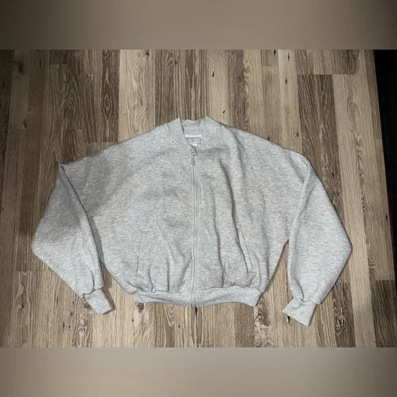 Blogilates Gray Full Zip Up Medium - Picture 5 of 7